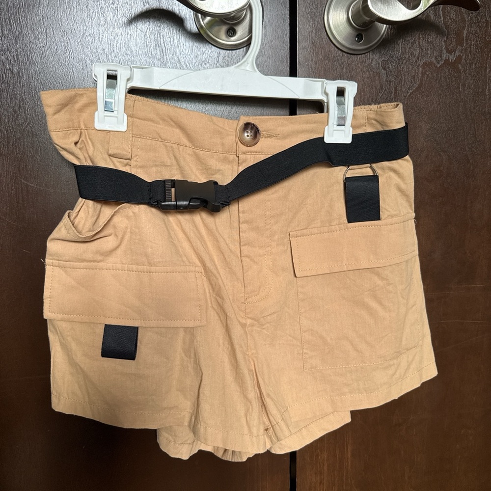 SHEIN Tan Cargo Shorts with Belt Casual Style